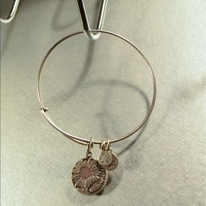 🔸 EVERYTHING IS $15 🔸